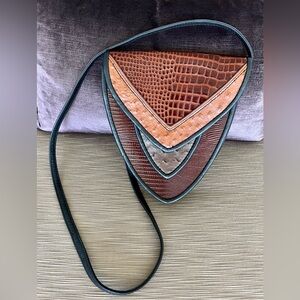 Vintage,craftsman-made,leather handbag. Art to Wear & Carry. Excellent condition